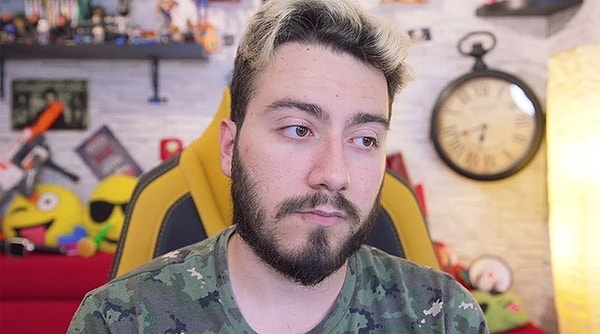 Geçtiğimiz günlerde YouTube hesabında birbirinden alakasız konularla tam 200 tane topluluk gönderisi paylaşmıştı.
