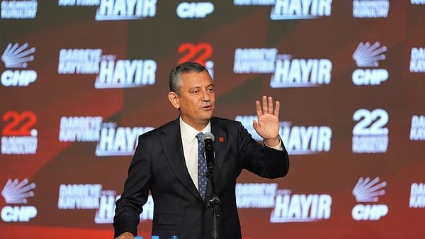 Özgür Özel, yeniden CHP Başkanı seçildi.