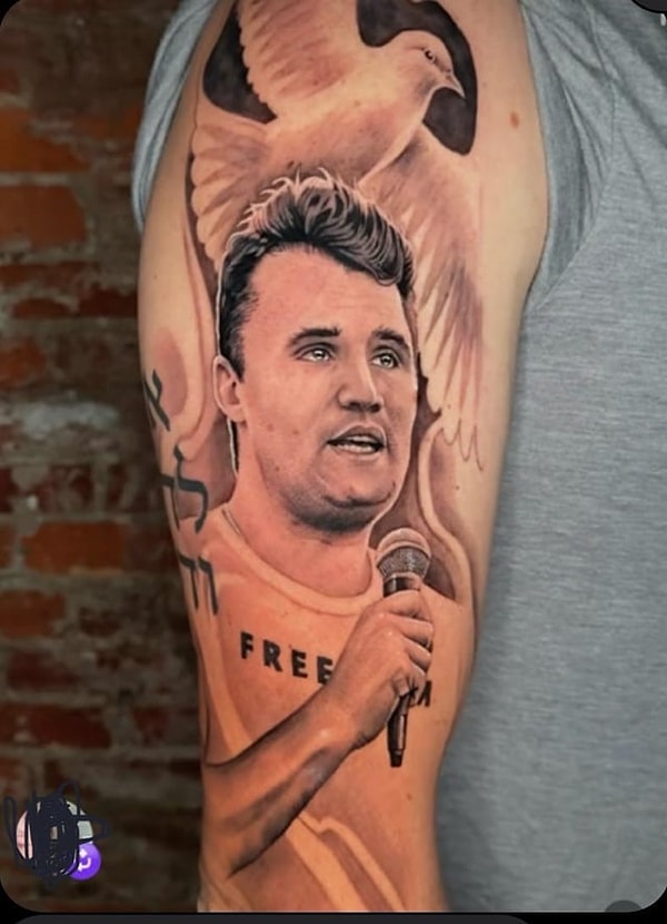 3. Charlie Kirk'ün de dövmesini yaptırmazsın.