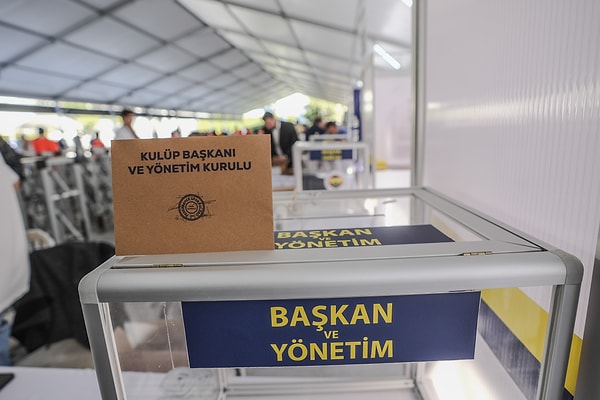 İlk sandıklarda Sadettin Saran üstündü.