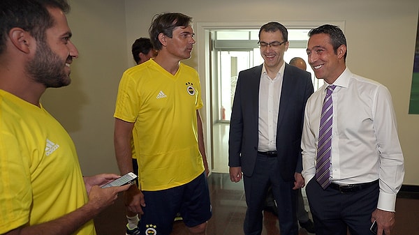 İlk isim Philip Cocu oldu.