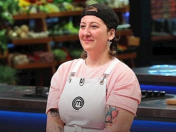 1. MasterChef'e dün akşam veda eden isim İrem olmuştu.