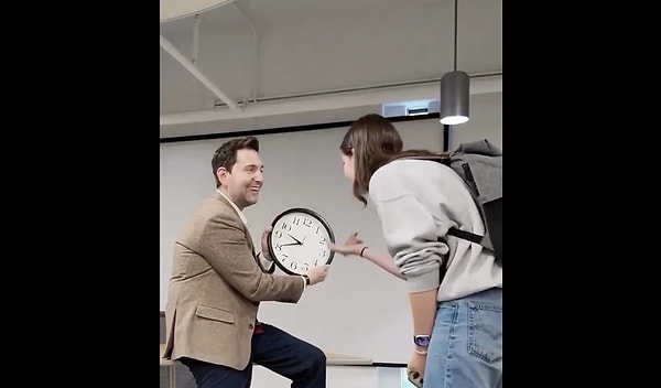 Dijitalleşen dünyada analog saat okumak artık bir beceri.