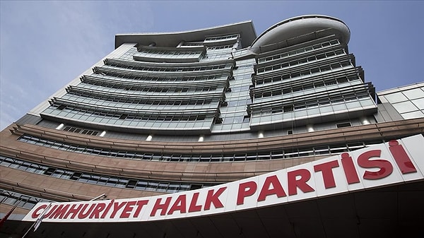 Cumhuriyet Halk Parti’nde İstanbul İl Başkanlığı için tartışmalar sürüyor.