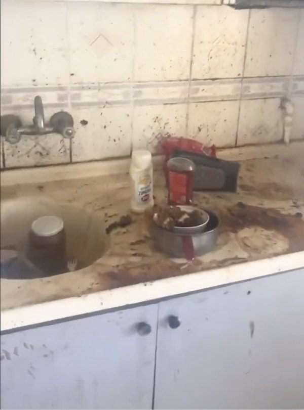 Bir ev sahibi, kiracıların boşalttığı evinden paylaşım yaptı.