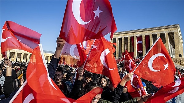 28 Ekim Yarım Gün mü?