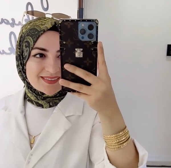 Birkaç saat önce takipçilerine yaptığı son paylaşımda tekrar kapandığını açıklayan Semra Dal, açılmaktan vazgeçti.
