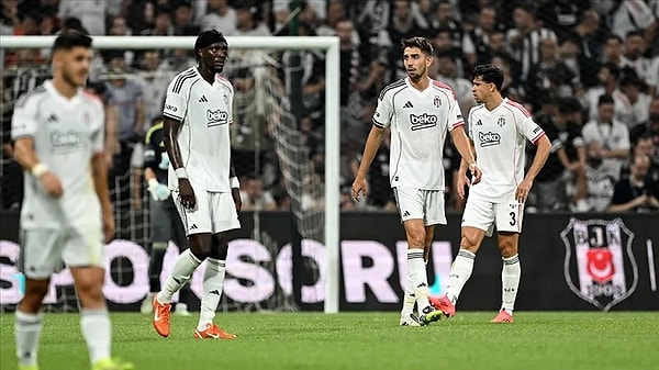 Beşiktaş bu sezon iki kupadan da elendi.