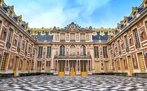 Senin oturman gereken yer, Versailles Sarayı!