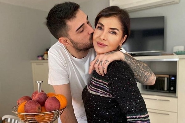 Derya Tuna ayrıca babaanne olmanın mutluluğunu da yaşayan bir isim.