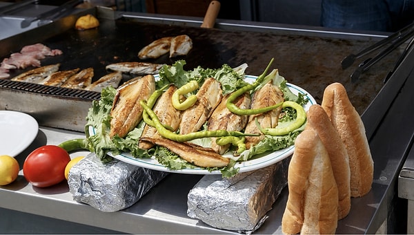 Discover the City Through Street Foods