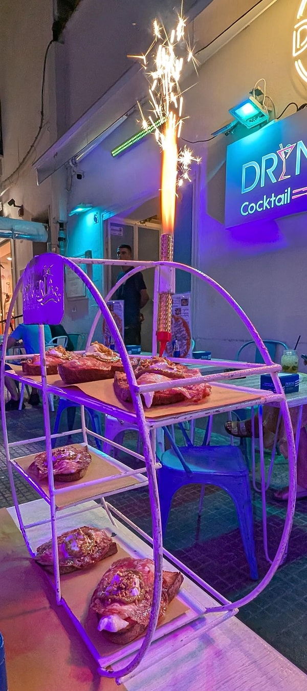 4. Ve karşınızda yanar dönerli bruschetta!