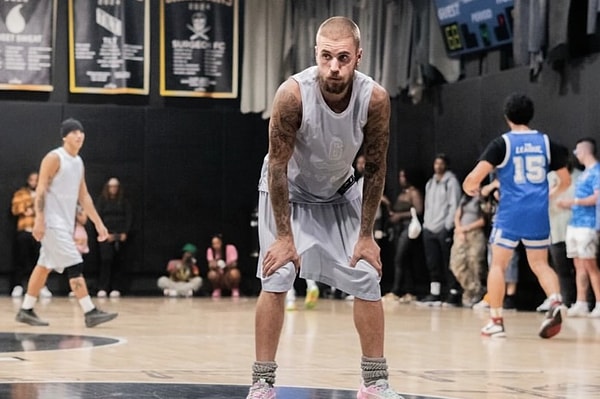 Gomez'in düğün günü de bir hamle gelir mi diye hayranları merakla beklerken, Bieber'den o paylaşım geldi.
