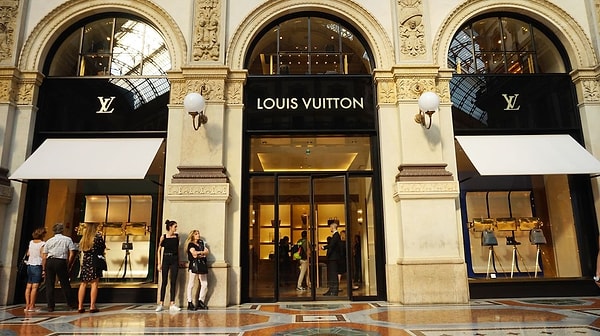 Senin yerin lüks modanın adresi Louis Vuitton!