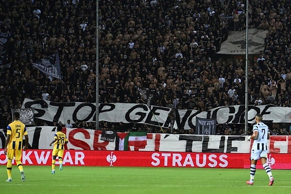 Trump'ın barış planını bahane eden UEFA, oylamayı şimdilik ertelediğini açıkladı.