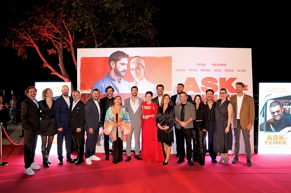 Uğur Güneş, Hande Doğandemir, Bülent Şakrak, Hatice Aslan, Osman Sonant, Ceren Taşçı ve pek çok ünlü ismi bir araya getiren Aşk ve Yemek'in galası gerçekleşti.