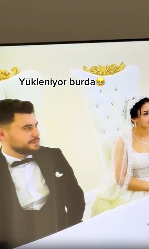 Düğünlerde genellikle sakin, romantik ve duygusal anlar beklenir. Ancak bu kez işler biraz farklı gelişti.