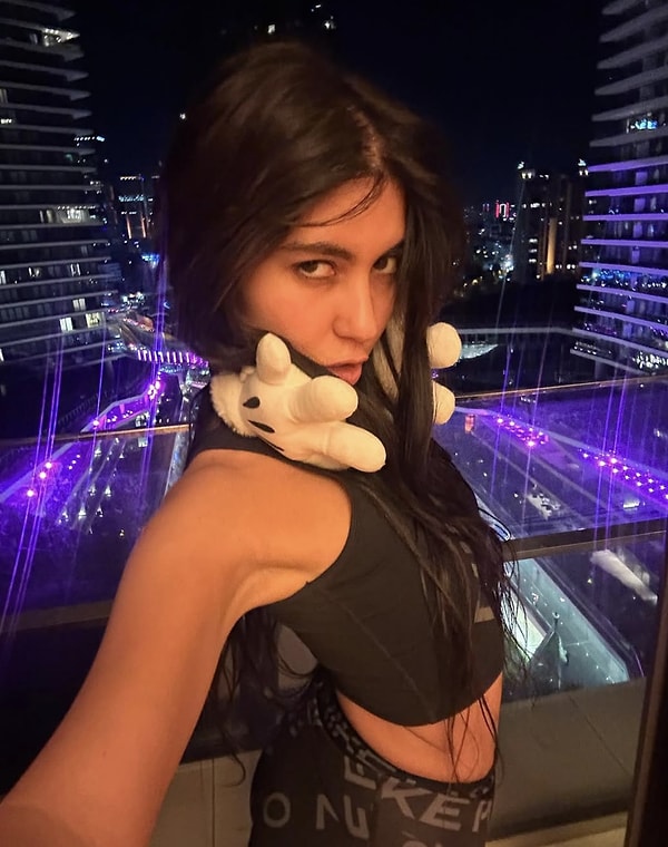 Tüm bu olayların ardından Bahar Candan geçtiğimiz gün Instagram hesabından yaptığı yeni bir paylaşımla yeniden gündeme geldi.