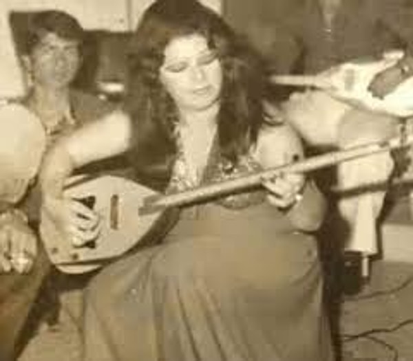 Neşet Ertaş ile Leyla’sının ayrılıktan sonraki ilişkisi bile türküler üzerinden sürdü.