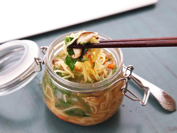 8. Kavanozda Vegan Ramen
