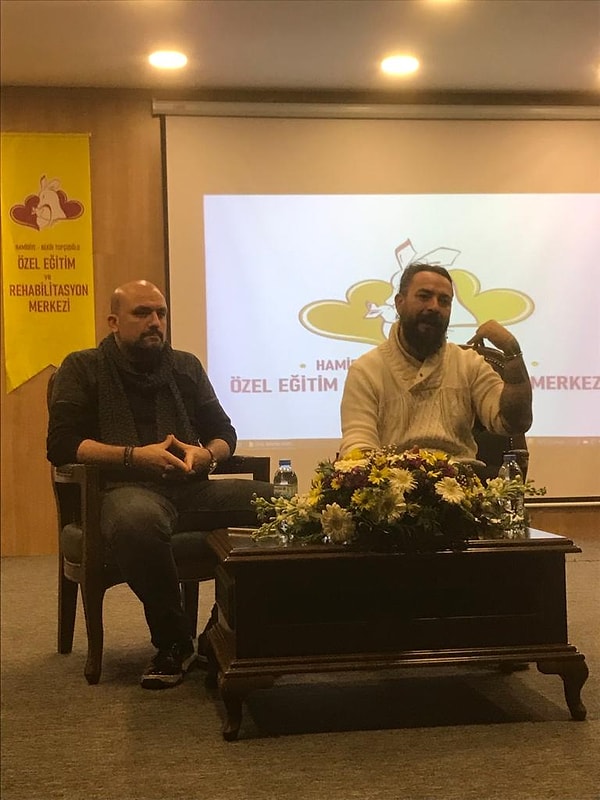 3. Karar alma süreçlerinde duygusal zeka ile rasyonel düşünce arasındaki dengeyi nasıl kurabiliriz, özellikle belirsiz ortamlarda?