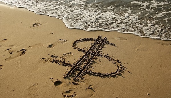 10. 17. yüzyılın sonunda Panama'yı sömürgeleştirmeye çalışıp başarısız olan ve bu süreçte yıllık gelirinin yaklaşık yarısını kaybederek finansal olarak iflas eden hangisidir?