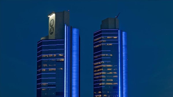 Sabancı Holding’in üst düzey yönetiminin, geçtiğimiz günlerde yatırım analistleri ile bir toplantı gerçekleştirdiği ortaya çıktı.