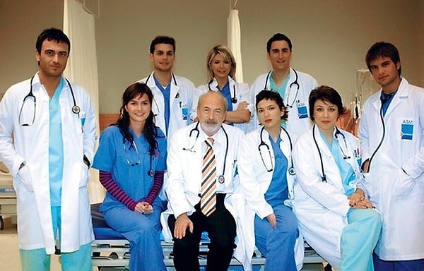 TikTok'taki "Yaşasaydı bayılırdı" akımına şimdi de Doktorlar dizi karakterleri dahil oldu!