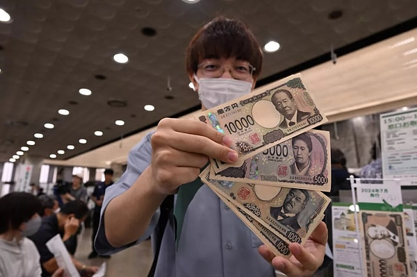 Japonya’da kartla ödeme seçeneği bulunsa bile çoğu işletme, nakit ödeyen müşterileri daha çok seviyor.