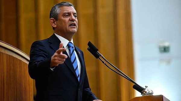 Özgür Özel’den “Asgari ücrete yüzde 20 zam” iddiası.