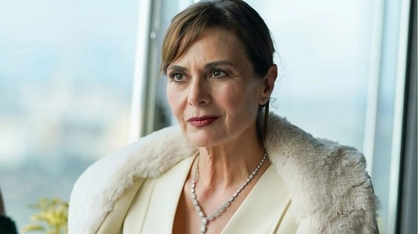 Hatice Aslan, yaptığı açıklamada "Demet’e destek olmaya geldim. Çünkü setimiz durdu." dedi.