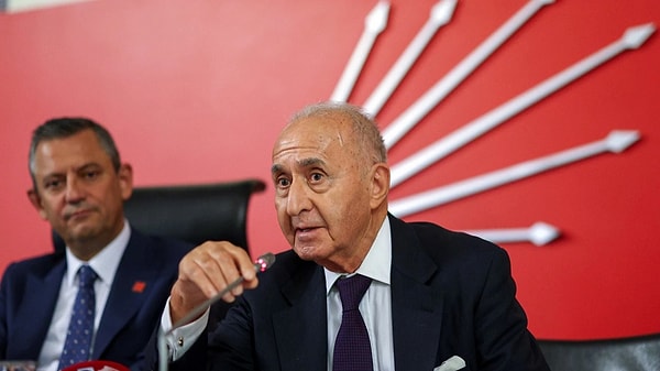 Hikmet Çetin Kimdir?