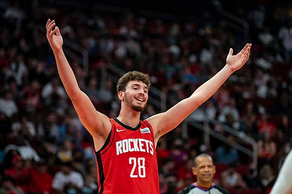 Yaz aylarında basketbol dünyasını mest etti.