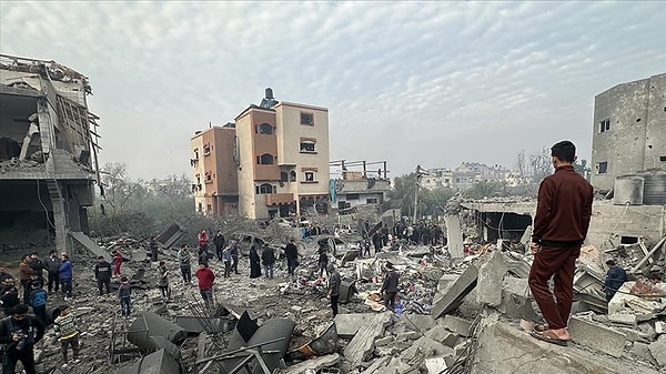 Hamas, 7 Ekim 2023 yılında Aksa Tufanı adını verdiği operasyonla İsrail’e geniş çaplı bir saldırı düzenlenmiş ve birçok rehine almıştı.
