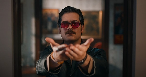 Çağatay Ulusoy’un yeni imajı da konuşulan konulardan biri. 👇