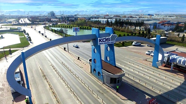Yaklaşık 2.5 milyonu bulan nüfusu ve gelişmiş organize sanayi bölgeleri ile dikkat çeken Konya’da futbolcuların vergi rekortmeni olması ise “vergi kaçakçılığı” iddiasını gündeme getirdi.