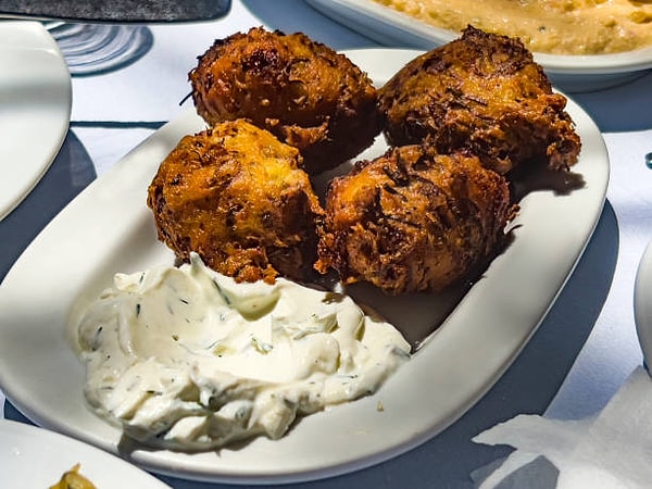 4. Sebzeli Mücver Topları ve Mini Ekmek Pizza