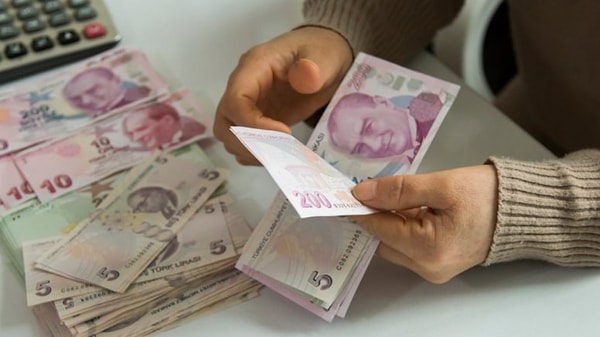 2 bin kişiye asgari ücret beklentisi soruldu.