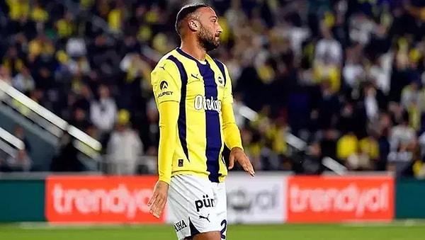 Beşiktaş'ta uzun yıllar forma giyen Cenk Tosun'un Fenerbahçe'ye transferi herkesi şaşırtmıştı