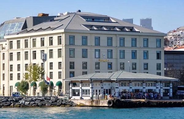Condé Nast Traveler’a Göre İstanbul’un en iyi oteli, Shangri-La Bosphorus.