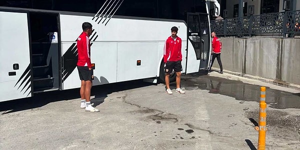 Kafileye "IBAN'la halledeceğiz" dediler ancak hesap ödenmedi.