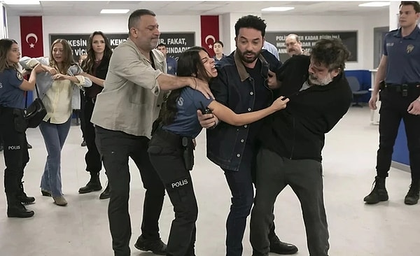 Arka Sokaklar yeni sezonuyla Kızılcık Şerbeti’ni bu hafta da solladı.