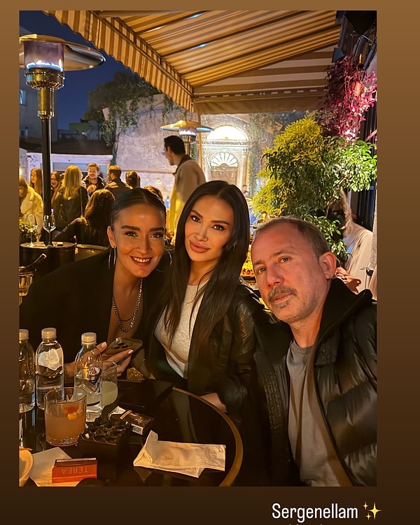 Geçtiğimiz saatlerde ise araçta bulunan isimlerden Özge Ertoz, Instagram hesabından yaptığı paylaşımla yine dikkatleri üzerine çekti.