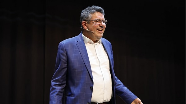 Kocaeli Fuarı'nda Acıdan Çiçek Açan Umut: Alişan Kapaklıkaya ile Tevekkül Yolculuğu