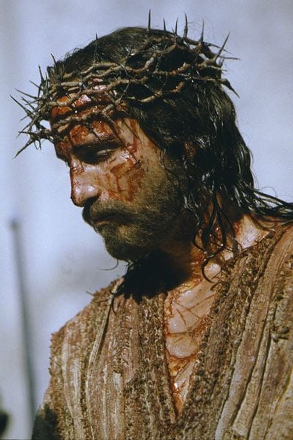 Jim Caviezel'in Hz. İsa'yı, Monica Bellucci'ninse Mecdelli Meryem'i canlandırdığı ilk filmin ardından, devam filminde rol almayacakları öğrenildi.