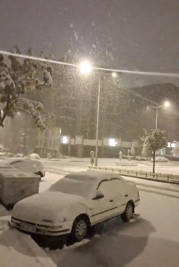 Erzurum güne beyaz örtüyle başladı!