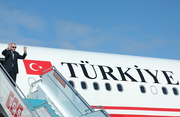 Cumhurbaşkanı Recep Tayyip Erdoğan, "Şarm el-Şeyh Barış Zirvesi"ne katılmak üzere "TUR" uçağıyla Mısır'a gitti.