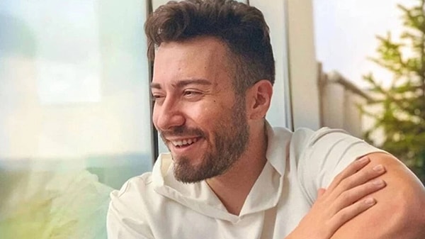 Türkiye’nin ilk YouTube fenomenlerinden biri olan Enes Batur’un Instagram üzerinden yaptığı paylaşımlar gündemde.