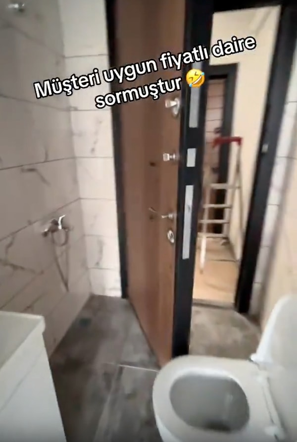 Giriş kapısı tuvalete açılan ev gündem oldu.