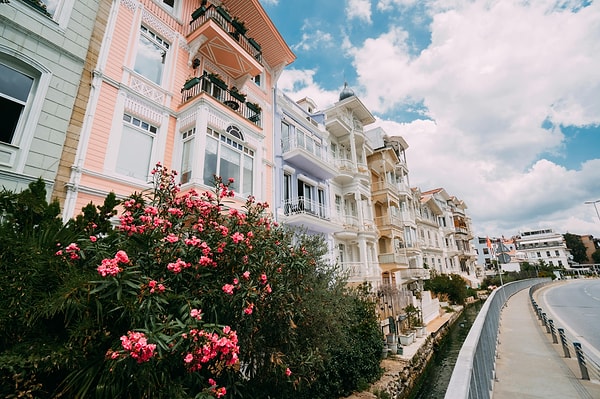 İstanbul denince akla Bebek, Ataşehir ve Nişantaşı gibi gözde semtler gelse de, son yapılan değerlendirmelere göre bu yerlerin yaşam kalitesi düşündüğünüz kadar zirvede değil.